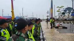 Ratusan Personel Kodim 0618 Kota Bandung Tertibkan PKL di Masjid Al Jabbar<