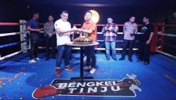 Chris John Kolaborasi Rotary Auto Bikin Bengkel Tinju Pertama di Dunia 