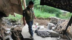 Longsoran Tebing 25 Meter Rusak Satu Rumah di Padalarang KBB, 2 Keluarga Ngungsi<