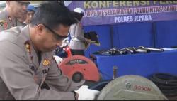  Polres Jepara Musnahkan Ratusan Knalpot Brong Hasil Operasi Keselamatan 14 Hari<