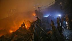 Kebakaran Permukiman Warga Tanah Abang hingga Malam Hari