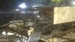 Papan Reklame Roboh di Puri Kembangan Jakbar hingga Tutupi Jalan