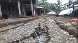 Rumah  Ambles dan Retak, 96 Warga Dusun Sumber Ponorogo Mengungsi ke Tempat Aman