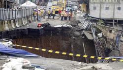 Akses Jalan Nasional Bogor-Sukabumi Putus akibat Longsor