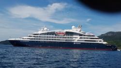 Kapal Pesiar Prancis Berlabuh di Teluk Triton Papua Barat, Bawa 147 Wisatawan