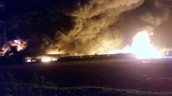 Terjadi Ledakan saat Kebakaran Pabrik Kasur Busa di Cirebon<