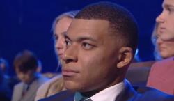 Emiliano Martinez Kiper Terbaik FIFA 2022, Ekspresi Wajah Kylian Mbappe Jadi Sorotan