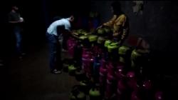 Tempat Oplos Elpiji di Indihiang Tasikmalaya Digerebek Polisi dan Warga<