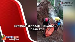 Ngeri! 2 Makam Terbongkar Akibat Longsor di Muarasari, Jenazah Dievakuasi Petugas BPBD