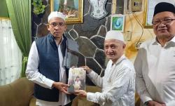 TGB Zainul Majdi Ziarah Makam Mama Falak di Bogor, Kenang Kisah Sang Kakek<