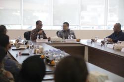 Bertemu Menhub, HT Siap Dukung Kelancaran Arus Mudik Lebaran 2023  <