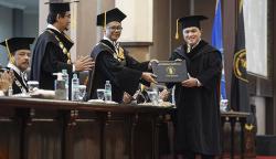 Erick Thohir Terima Gelar Doktor Honoris Causa dari Universitas Brawijaya