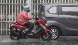 Berkendara di Musim Hujan, Pemotor Wajib Tahu Ini