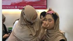 Perempuan Milenial Bandung Antusias Ikut Beauty Class Tips and Trick Quick Make Up<