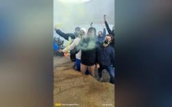 Viral 7 Turis Asing Nyalakan Flare di Puncak Kawah Ijen, Ini Penampakannya