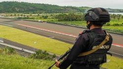 WSBK 2023, Sniper Brimob Polda NTB Siaga di Sirkuit Mandalika <