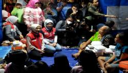 Dirut Pertamina Kunjungi Korban Kebakaran Depo Plumpang di Tenda Pengungsian, Ini Janjinya