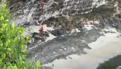 Selfie di Broken Beach, Wisatawan India Jatuh dari Tebing Setinggi 40 Meter<