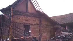 Diterjang Puting Beliung, Ratusan Rumah di Madiun Porak-poranda