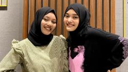 Potret kembaran Putri Delina, Bagai Pinang Dibelah Dua