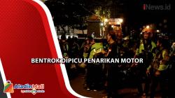Ngeri!  9 Orang Luka saat Bentrok Debt Collector vs Ojol di Bandung<
