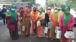 Tradisi Nyorog Asal Betawi: Berawal dari Sesajen untuk Dewi Sri dan Berkembang Menjadi Ajang Silaturahmi<