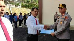 Sukses Gagalkan Peredaran Miras, Personel Satresnarkoba Polres Mitra Terima Penghargaan