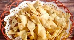 Resep Kue Bawang Renyah dengan Bahan Sederhana dan Rasanya Enak