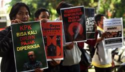Aksi Desak KPK Periksa Kekayaan Dirjen Pajak