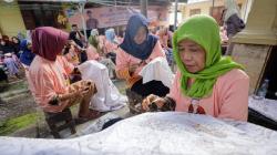 Tingkatkan Kapasitas SDM Emak-Emak di Cirebon, Mak Ganjar Gelar Pelatihan Batik