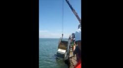 Truk Sampah Terjun ke Laut di Pelabuhan Makassar, Sopir Luka Ringan