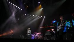 Foto-Foto Penampilan Deep Purple di Solo