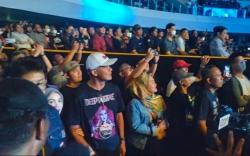 Ganjar Nonton Konser Deep Purple di Festival: Bareng Masyarakat Jingkrak-Jingkrak<