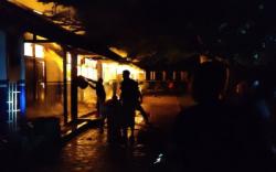 SMAN 5 Palangkaraya Terbakar Jumat Malam, Diduga akibat Korsleting Listrik<