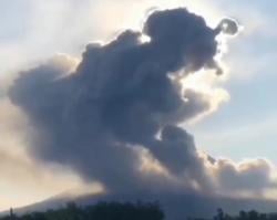 Geger Awan Panas Gunung Merapi Berbentuk Petruk, Begini Penjelasan Pakar Iklim dan Bencana UGM