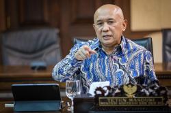 Menkop Teten Cari Solusi Terbaik Atasi Impor Pakaian Bekas Ilegal