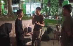 Pria yang Buat Konten Nyebur ke Monumen Cinta Habibie dan Ainun Diamankan Satpol PP
