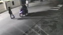 4 Remaja Dikeroyok 7 OTK saat Nongkrong di Pinggir Jalan, Aksi Pelaku Terekam CCTV