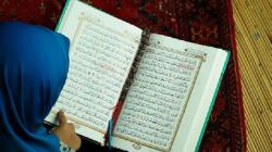 Hukum Membaca Al Quran saat Haid saat Haid Menurut 4 Mazhab, Ada yang Memperbolehkan