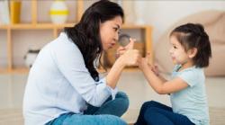 Cara Mengatasi Kecanduan Anak pada Gadget, Bangun Bonding sambil Bermain   