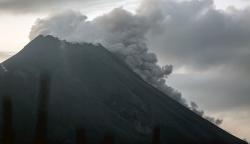 Sejumlah Kelurahan di Dekat Puncak Merapi Siapkan Skenario Terburuk<