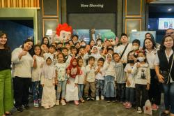 Kartini Perindo Hibur Anak-anak Penyintas Kekerasan dengan Nobar Kiko In The Deep Sea