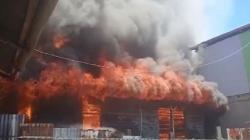 Kebakaran di Sorong, 4 Rumah Warga Ludes Dilalap Kobaran Api hingga Rata Tanah