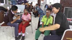 300 Siswa SD di Kendal Dapat Kacamata Gratis Program MNC Peduli-Onesight EssilorLuxottica Foundation