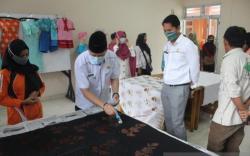 Pemkab OKU Kembangkan Batik Bunga Kangkung Khas Bumi Sebimbing Sekundang 