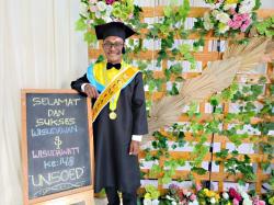 Sosok Casey, Putra Asli Papua yang Lulus Cum Laude di Unsoed