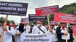 Tuntut Perubahan Status, 200 Dosen Unsika Karawang Demo ke Istana Negara<