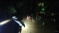 Ratusan Santri Terjebak Banjir di Polewali Mandar Dievakuasi, 1 Hanyut Terseret Arus<
