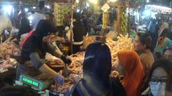 Harga Daging Ayam di Pasar Tradisional Purwakarta Rp40.000 per Kg<