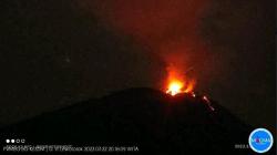 Gunung Ile Lewotolok di NTT Erupsi, Semburkan Kolom Abu Setinggi 400 Meter